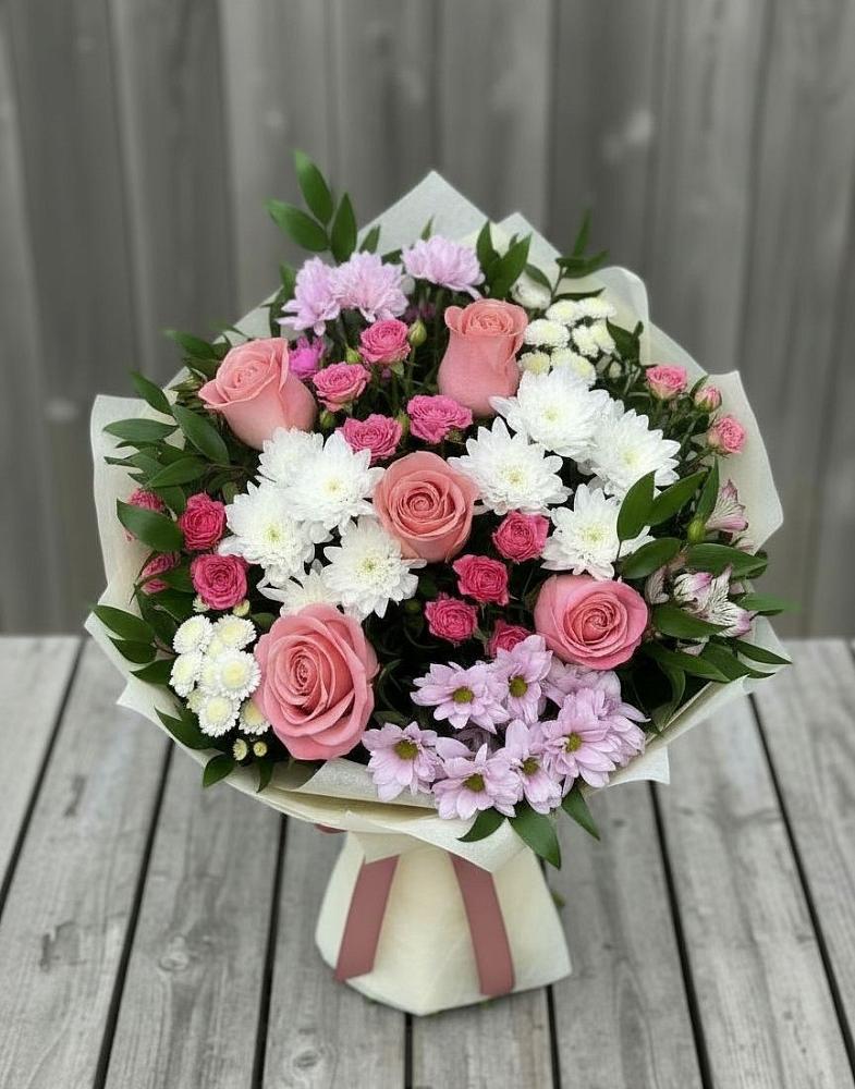 Букет цветов из: Альстромерии, Гвоздики, Розы и Хризантемы в Чегдомыне