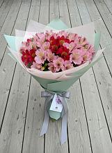 Букет цветов из:  Альстромерии #REPLACE_PRED# Чегдомыне