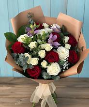 Букет цветов из:  Розы и Альстромерии #REPLACE_PRED# Чегдомыне
