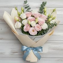 Букет цветов из:  Лизиантусы в Чегдомыне