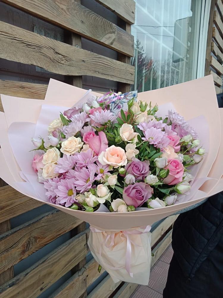 Букет цветов из: Розы и Хризантемы в Чегдомыне