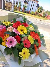 Букет цветов из:  Герберы #REPLACE_PRED# Чегдомыне