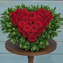 Цветочная композиция из Розы в виде сердца в Чегдомыне