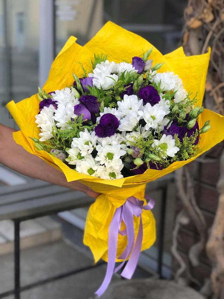 Букет цветов из: Ирисы, Хризантемы и Ромашки в Чегдомыне