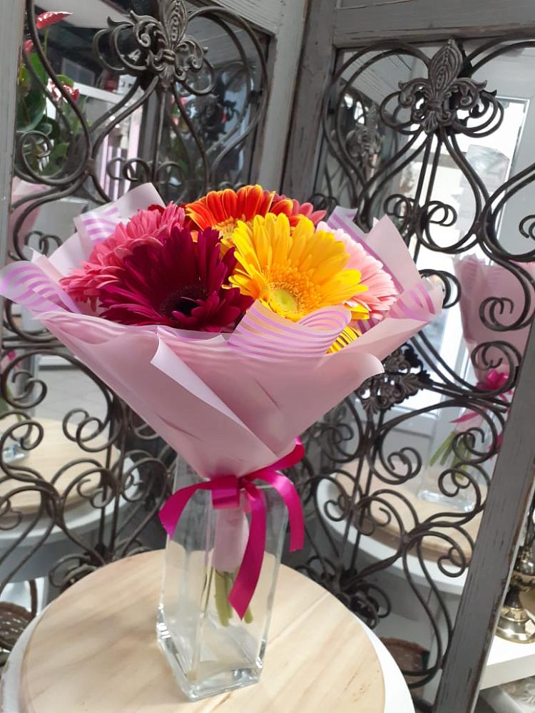 Букет цветов из: Герберы в Чегдомыне