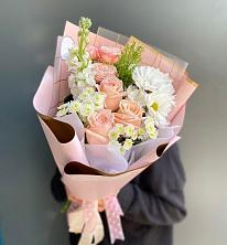 Букет цветов из:  Хризантемы и Розы в Чегдомыне