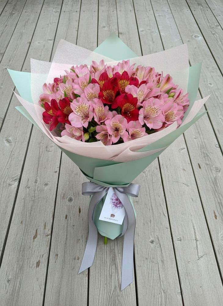 Букет цветов из: Альстромерии в Чегдомыне