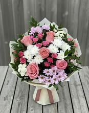 Букет цветов из:  Альстромерии, Гвоздики, Розы и Хризантемы в Чегдомыне