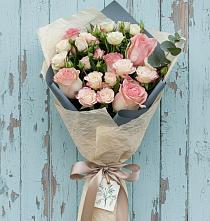 Букет цветов из:  Розы #REPLACE_PRED# Чегдомыне