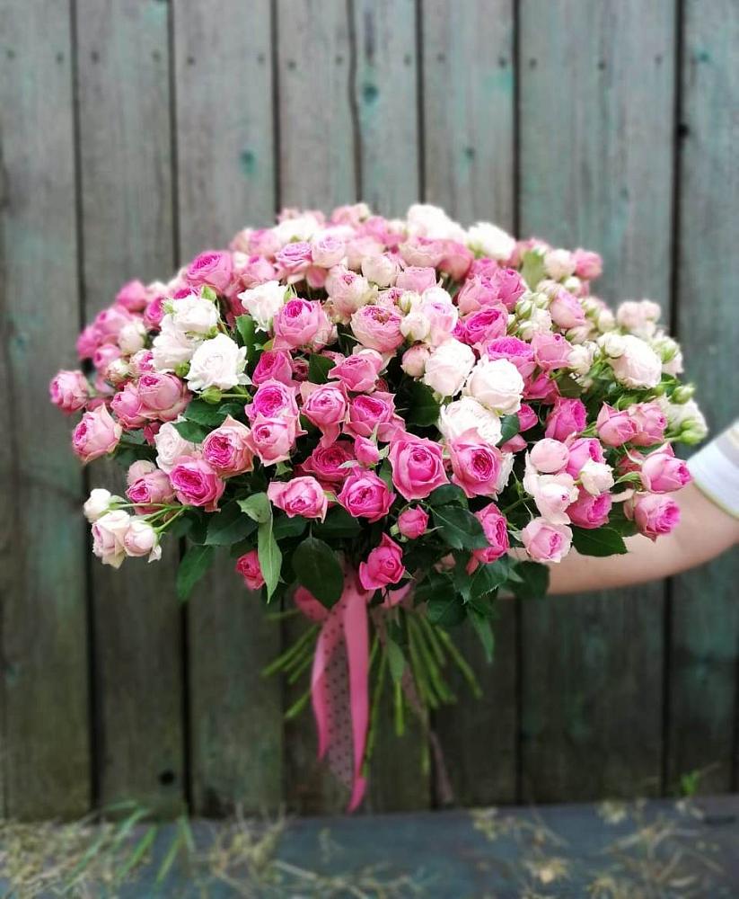 Букет Розовые кустовые розы Натали и Лав Лидия в Чегдомыне