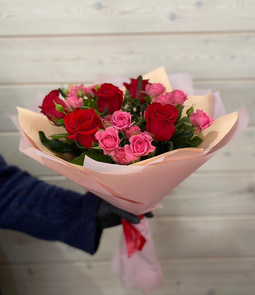 Букет цветов из: Розы в Чегдомыне