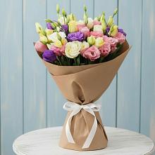 Букет цветов из:  Лизиантусы в Чегдомыне