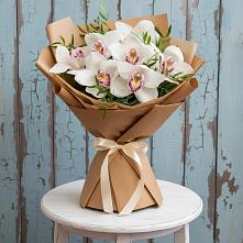 Букет цветов из:  Орхидеи и Розы в Чегдомыне