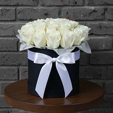 Цветочная композиция из Розы в шляпной коробке #REPLACE_PRED# Чегдомыне