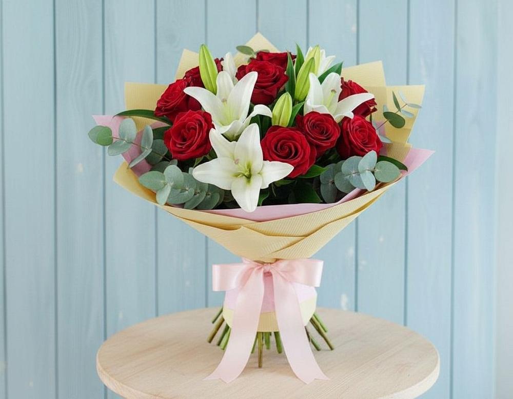 Букет цветов из: Лилии и Розы в Чегдомыне